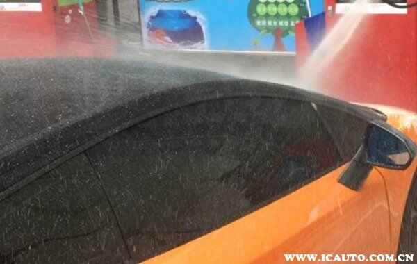家用洗车用什么清洁剂最好？自己在家洗车用什么代替泡沫