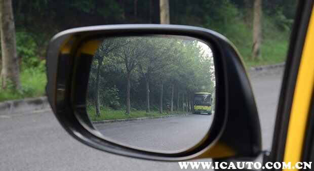 反光镜调节最佳位置图，汽车反光镜怎么调整