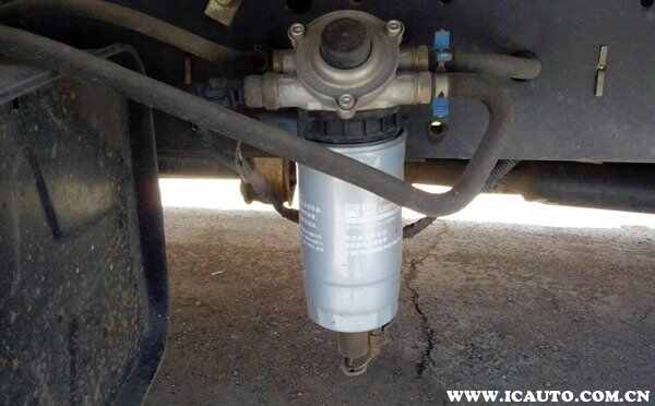 汽车油水分离器的作用，柴油滤芯和油水分离器区别
